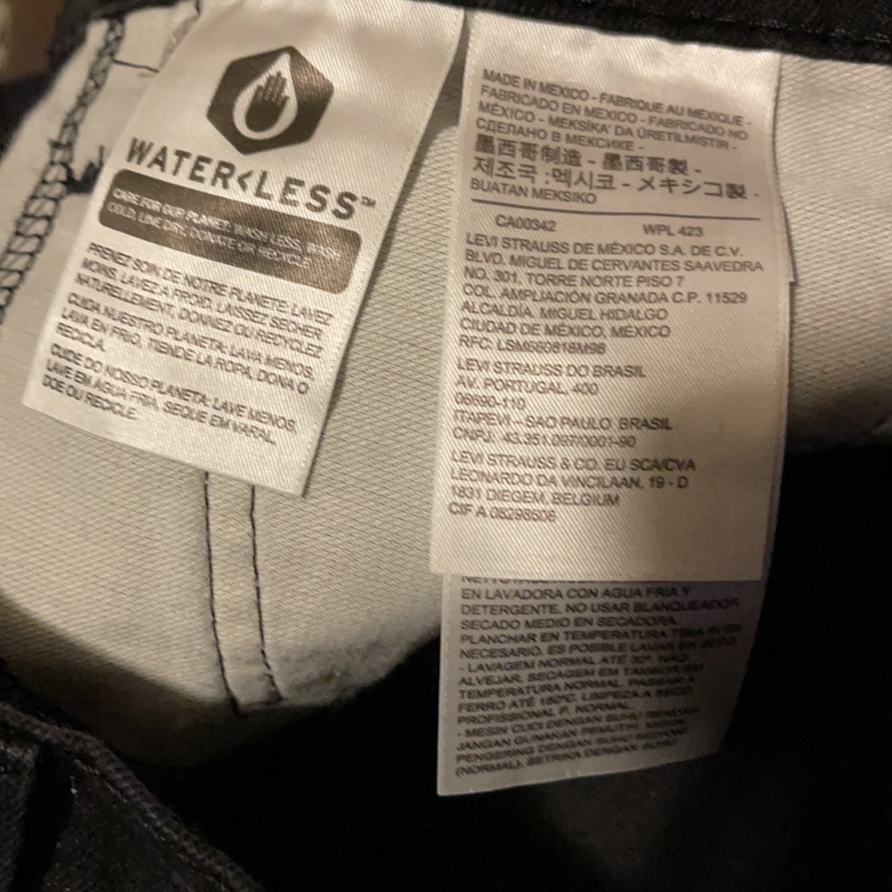 Levi Skinny Taper 40w 30l jeans. - Picture 2 of 3